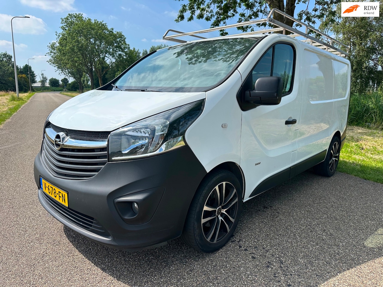 Opel Vivaro - 1.6 CDTI L1H1|euro6|navi|trekhaak|zeer netjes - AutoWereld.nl
