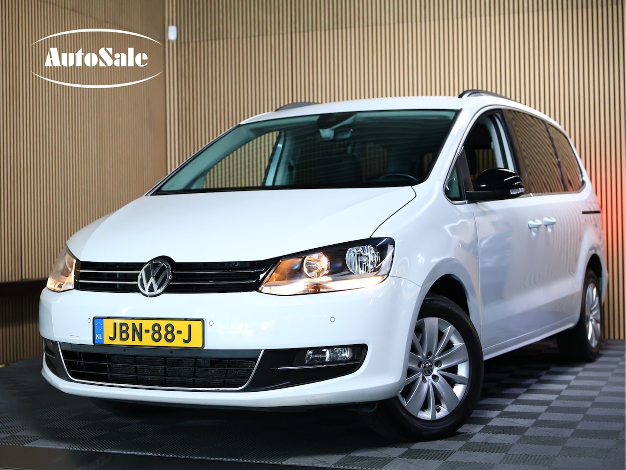 Volkswagen Sharan - 1.4 TSI Exclusive Series AVM DSG NAVI CLIMA PDC 7 ZITS STOELVW '21 - AutoWereld.nl