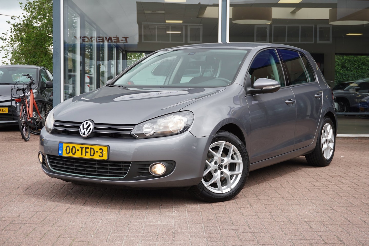 Volkswagen Golf - 1.2 TSI Highline BlueMotion 5deurs | Airco | Elek. Pakket | LM velgen | Inruil mogelijk - AutoWereld.nl