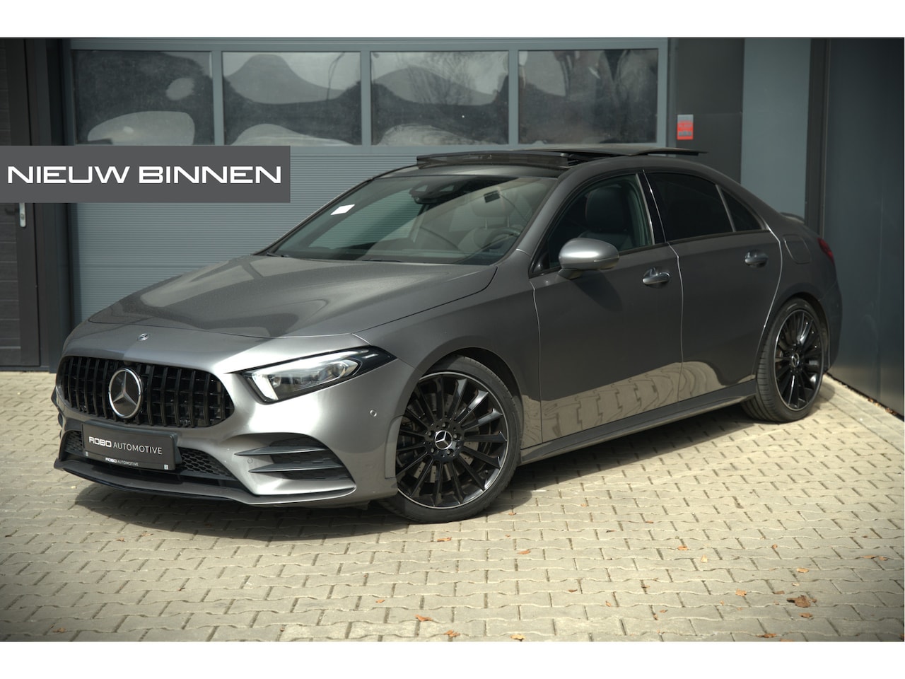Mercedes-Benz A-klasse - 200 Launch Edition Premium Plus AMG | Panoramadak | Stoelverwarming | Memory Seat | Camera - AutoWereld.nl