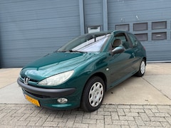 Peugeot 206 - 1.4-16V Gentry