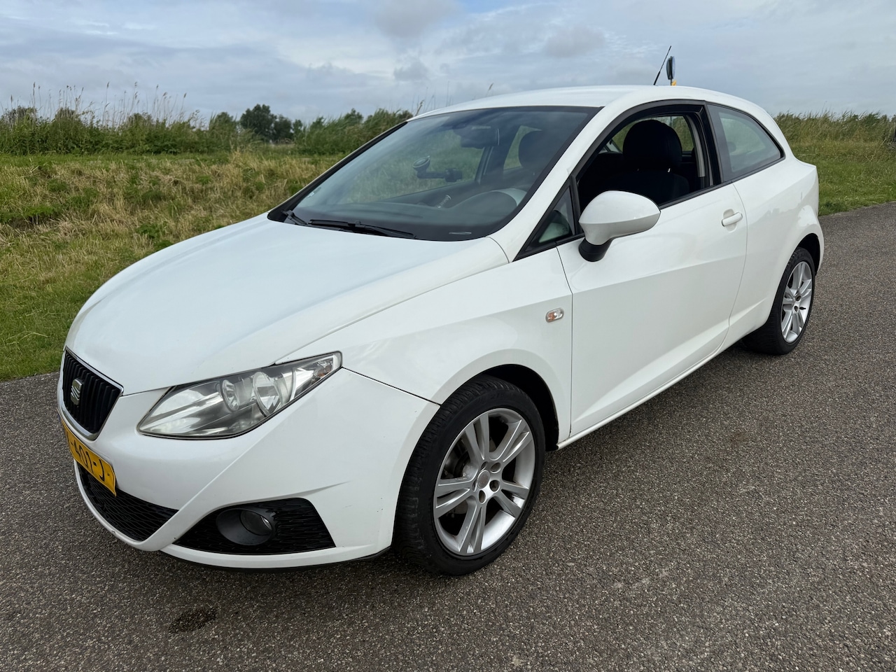 SEAT Ibiza SC - 1.4 Reference incl nw apk garantie en onderhoud ! - AutoWereld.nl