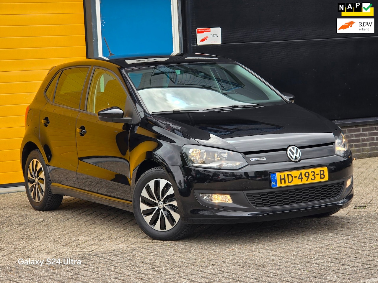 Volkswagen Polo - 1.0 BlueMotion / NAP / Airco / 5 Deurs / Navi / Ecc / Elek Pakket / Getinte Ramen / Pdc - AutoWereld.nl