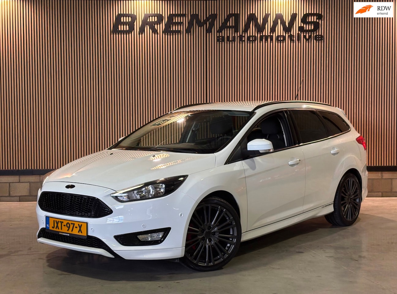 Ford Focus Wagon - 1.5 Titanium ST-Line - AutoWereld.nl