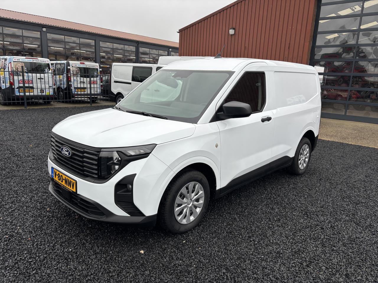 Ford Transit Courier - NIEUW 1.0 ECOBOOST TREND AIRCO CARPLAY - AutoWereld.nl