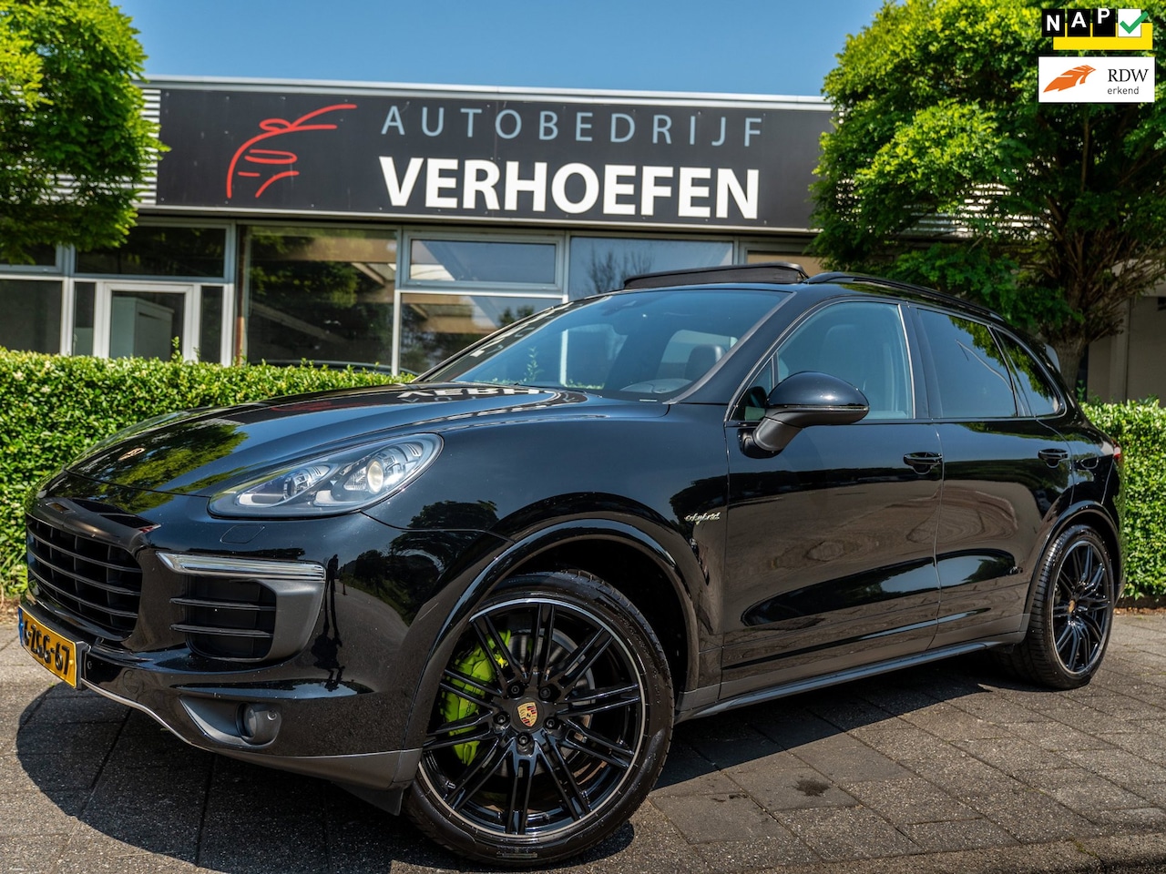 Porsche Cayenne - 3.0 S E-Hybrid - PANORAMADAK - CARBON INTERIEUR - LUCHTVERING - STOEL VERWARMING - - AutoWereld.nl