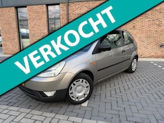 Ford Fiesta - 1.4-16V Ambiente | Automaat | Trekhaak | Airco
