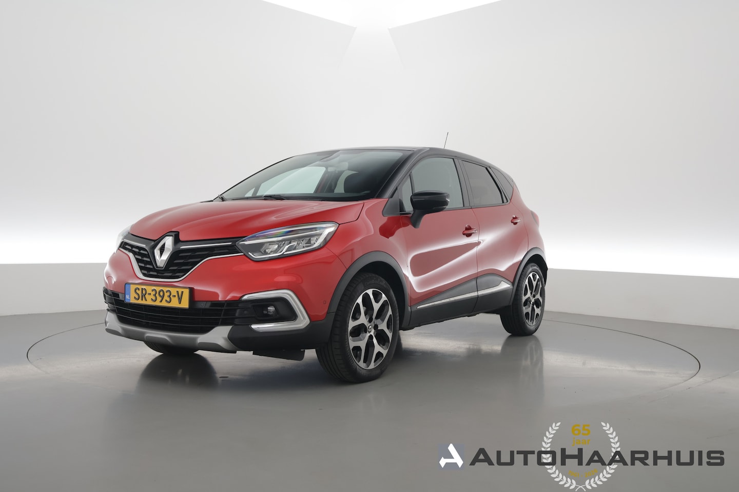Renault Captur - 0.9 TCe Intens | Trekhaak | Cruise Control | Keyless | Camera | Bluetooth | Navi | PDC V+A - AutoWereld.nl