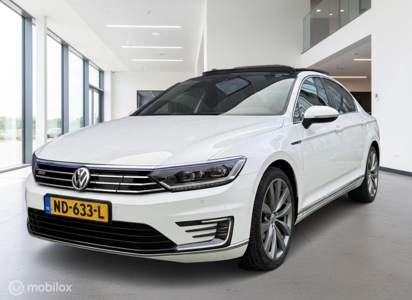 Volkswagen Passat - 1.4 TSI GTE Highline Camera|Navi|Pano| - AutoWereld.nl