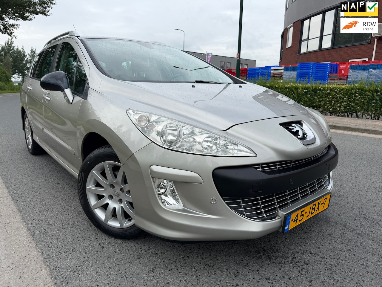 Peugeot 308 SW - 1.6 VTi XS Première bj 2009 AIRCO/PANO/CRUISE/TREKHAAK/ ZEER NETJES !!! - AutoWereld.nl
