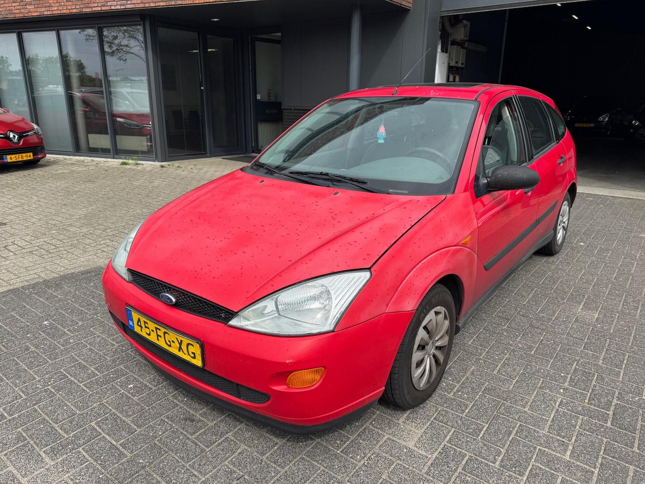 Ford Focus - 1.6-16V Ambiente AUTOMAAT APK 12-2026 - AutoWereld.nl