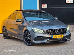 Mercedes-Benz CLA-Klasse - 200 AMG 45 Look / Aut / 163 Pk / Navi / Camera / Cruise Control / F1 Flippers / Open Panor