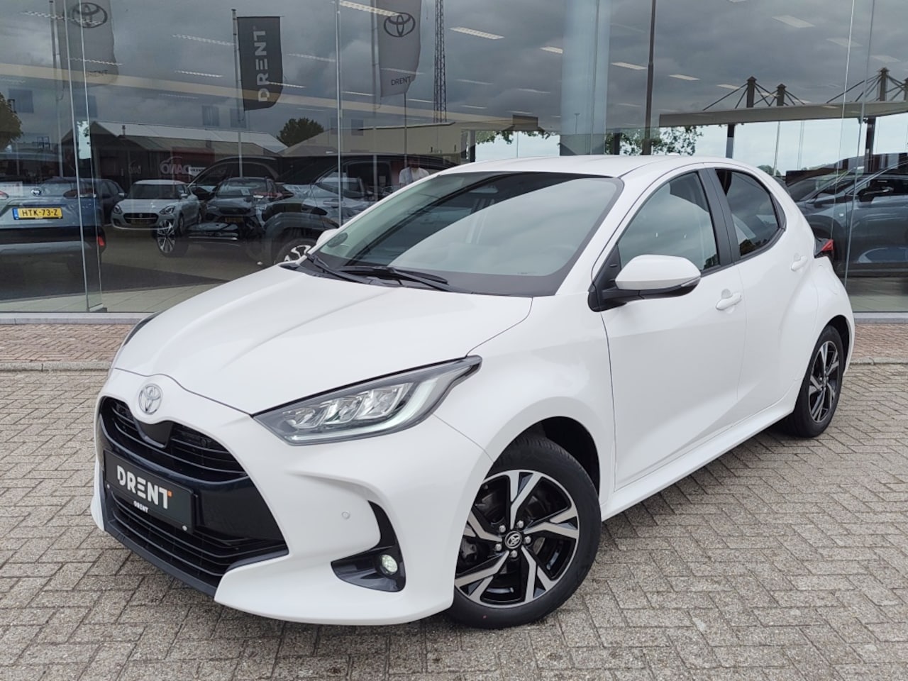 Toyota Yaris - 1.5 Hybrid 115 Dynamic | Sensoren v/a | Stuur & Stoelverwarming - AutoWereld.nl