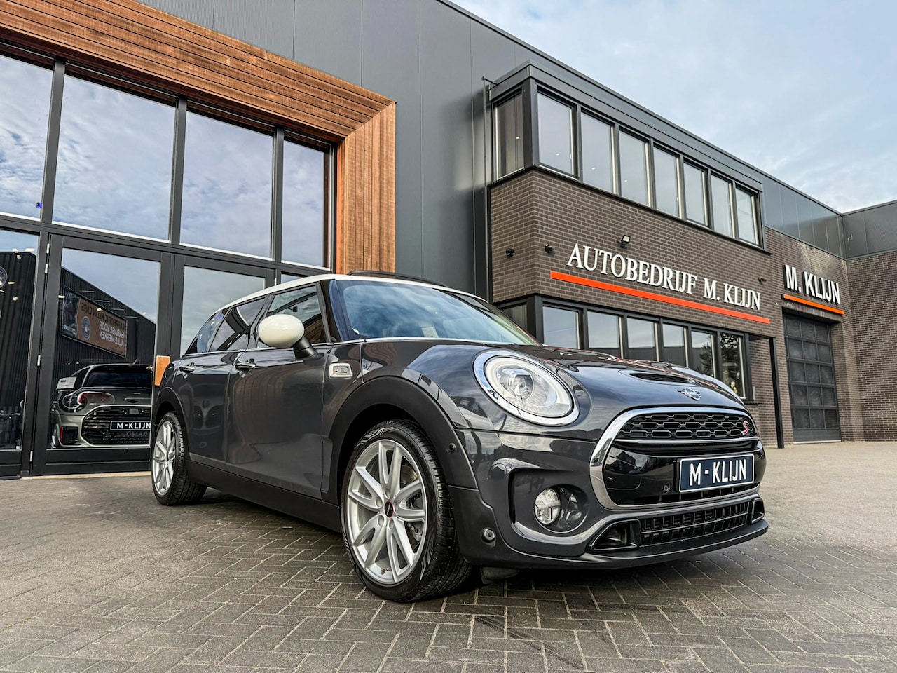 MINI Clubman - 2.0 Cooper S aut 192pk/Pano/Leer/Navi/Hk/18"Jcw - AutoWereld.nl