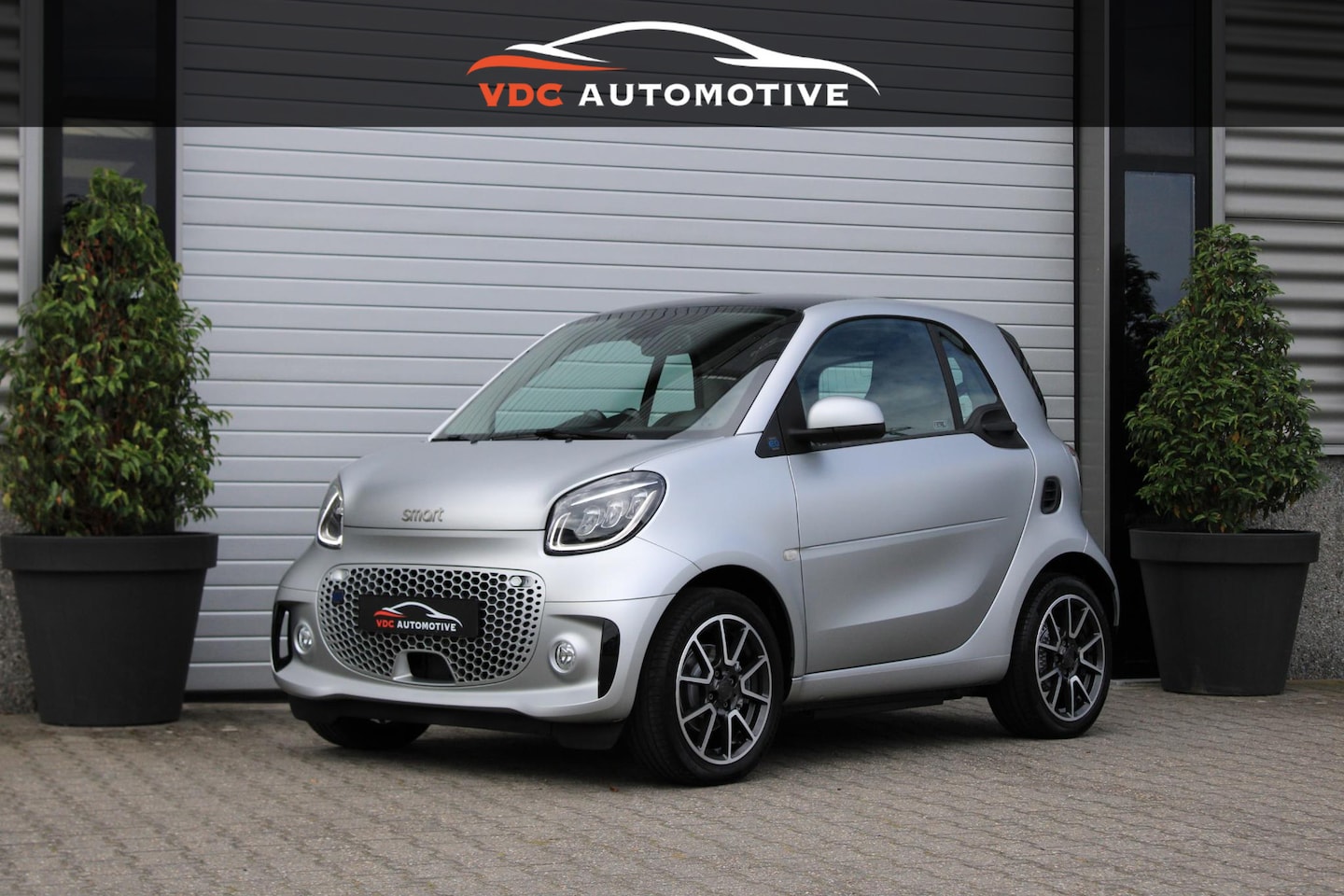 Smart Fortwo - EQ BRABUS Mattrunner Brabus Mattrunner | Camera | Stoelverwarming | DAB | LED | Verwarmd S - AutoWereld.nl