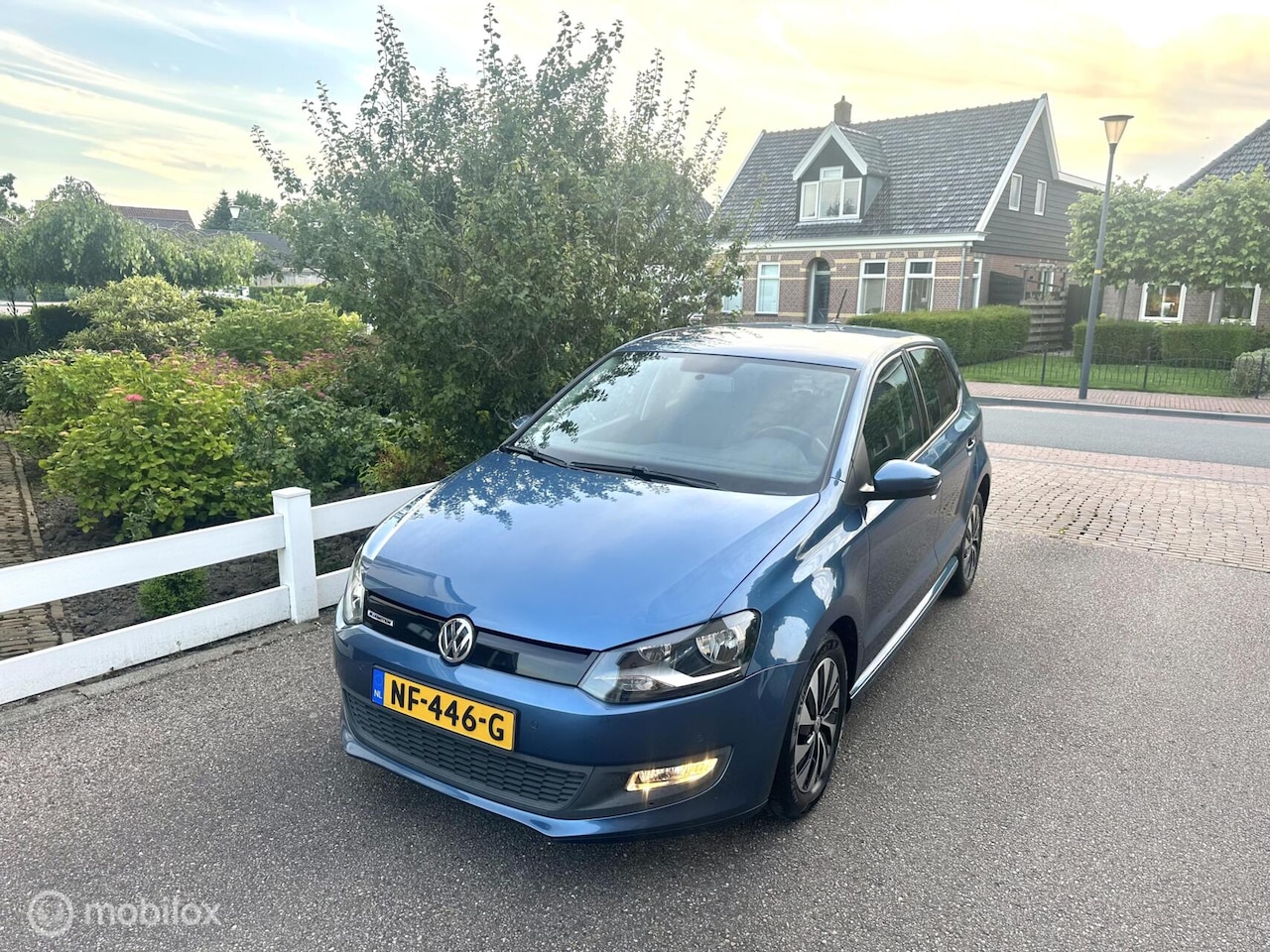 Volkswagen Polo - 1.0 95PK BlueMotion Edition CARPLAY PARKEERSENSOREN CRUISE CONTROLE GOED ONDERHOUDEN NETTE - AutoWereld.nl