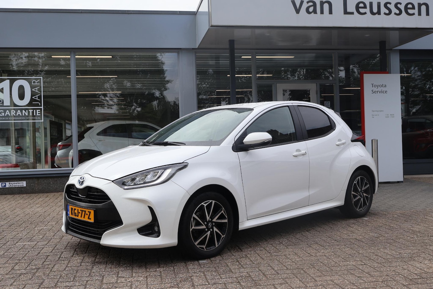 Toyota Yaris - 1.5 Hybrid 115 DYNAMIC STOELVERW. LED KOPLAMPEN LENDE STEUN AD-CRUISE CAMERA CLIMA - AutoWereld.nl