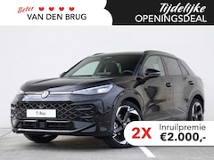 Volkswagen T-Roc - R-Line First Edition 1.5 eTSI 150 PK | Panoramadak | Black Style | Navigatie | Trekhaak |