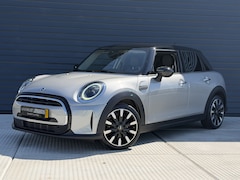 MINI Cooper - 1.5 136 PK Camden Plus Edition Automaat / Camera / Navigatie