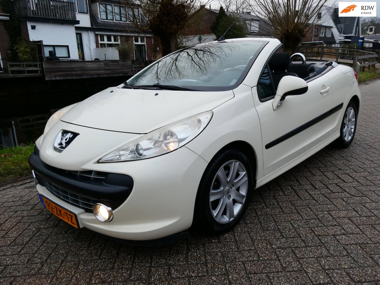 Peugeot 207 CC - 1.6 VTi 120pk Automaat Airco PDC 157.000km Stoelverwarming - AutoWereld.nl