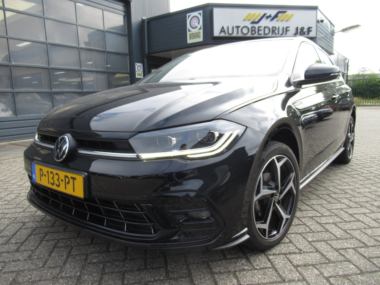 Volkswagen Polo - 1.0 TSI R-Line Business / 1e EIG / NAV / Carplay / Virtual / Stoelverwarming - AutoWereld.nl
