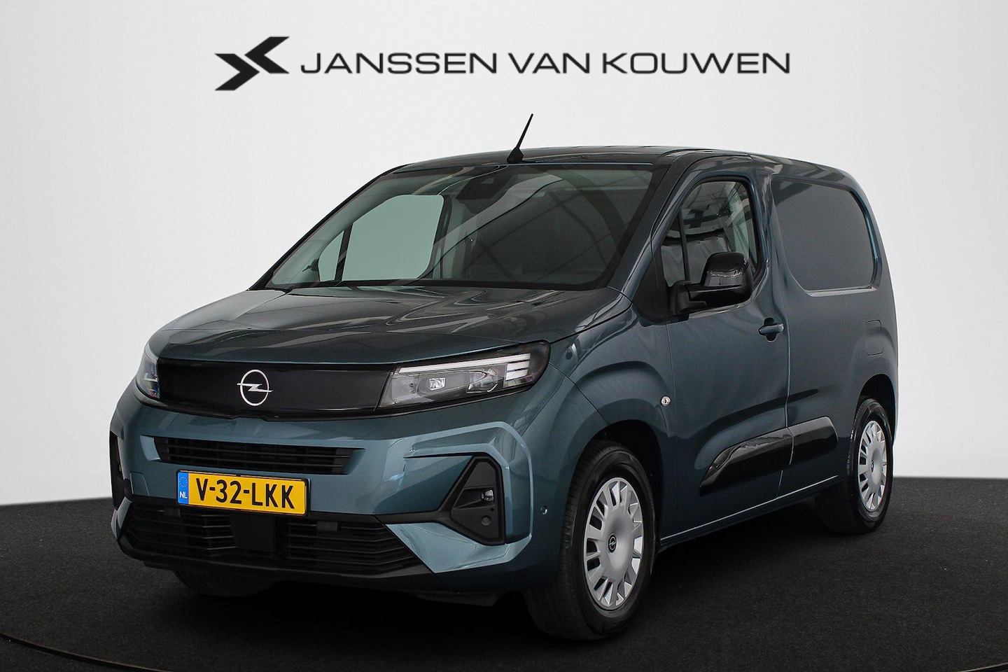 Opel Combo Electric - 136 L1 50kWh Trekhaak Stuurverwarming Adaptieve Cruise - AutoWereld.nl