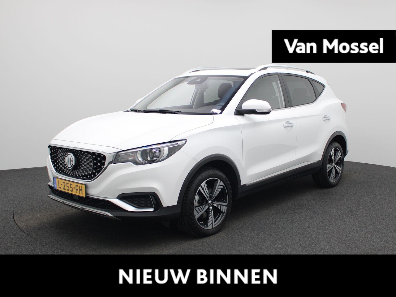 MG ZS - Luxury 45 kWh | Navi | Panoramadak | Camera | CarPlay | Leder | Stoelverwarming | - AutoWereld.nl
