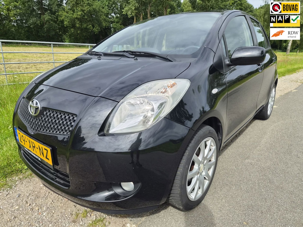 Toyota Yaris - 1.3 VVTi S-line vol lederen bekl. airco pas 93.000km - AutoWereld.nl