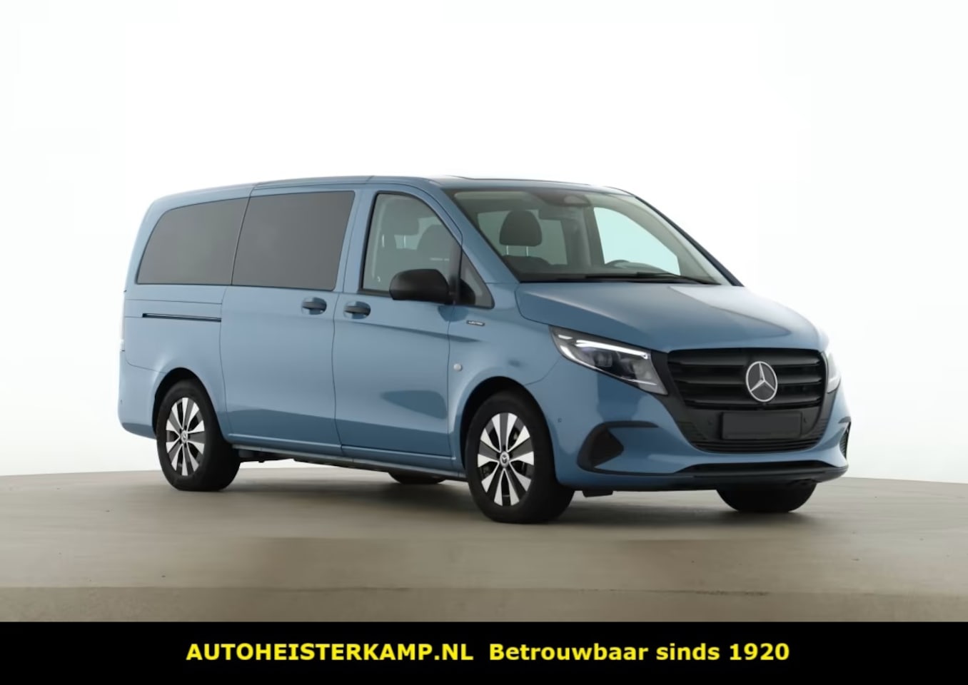 Mercedes-Benz eVito Tourer - 129 PRO L2 90 kWh 8 personen 54.329 incl BTW Distronic LED Camera Navi Stoelverwarming Stu - AutoWereld.nl