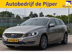 Volvo V60 - 2.0 T4 Summum 191 pk Luxury Line Winter | Vol | NL-Auto | Trekhaak | Open dak | Standkache