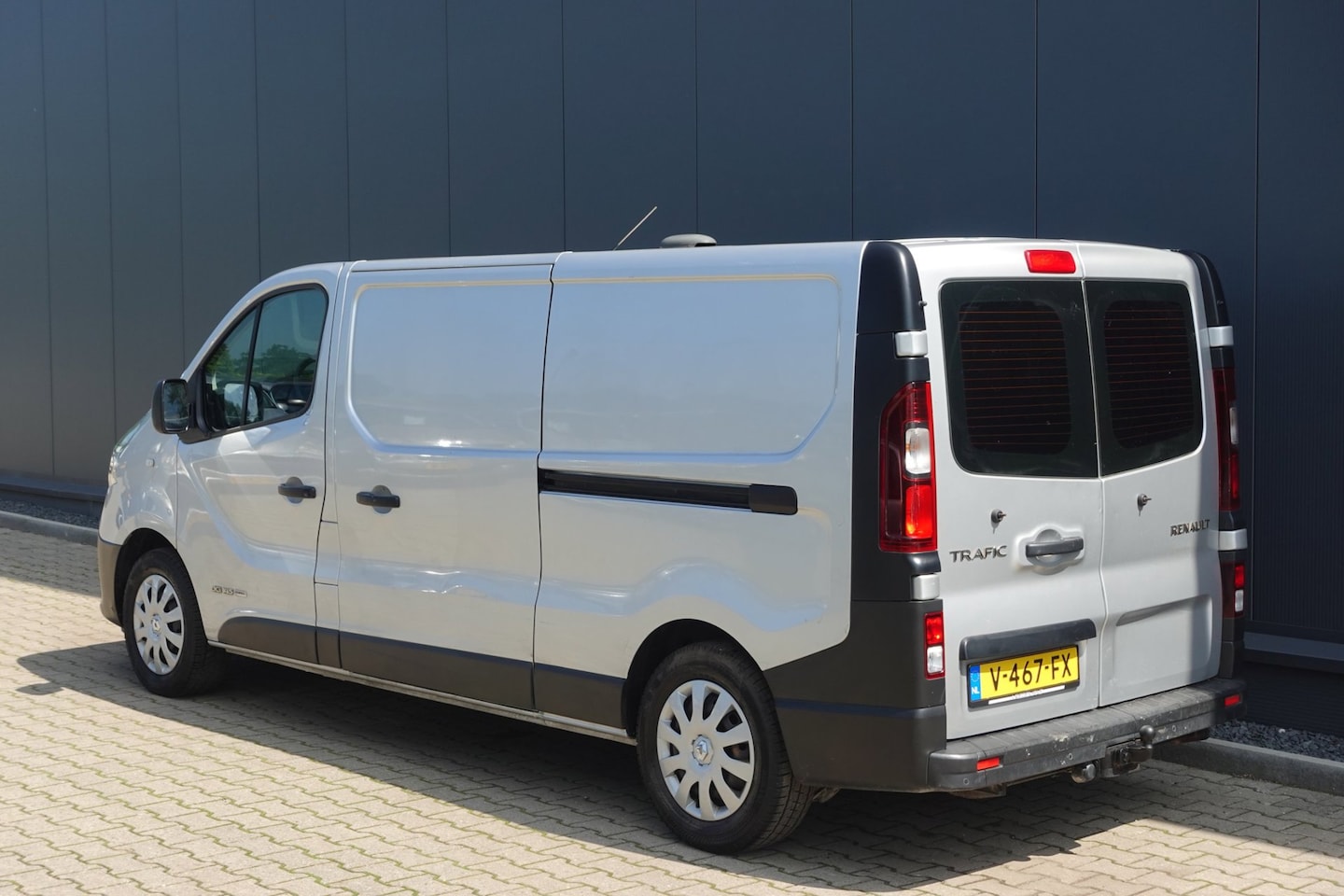 Renault Trafic - 1.6 dCi T29 L2H1 Luxe Energy NAVVI/ 2X SCHUIFDEUR - AutoWereld.nl
