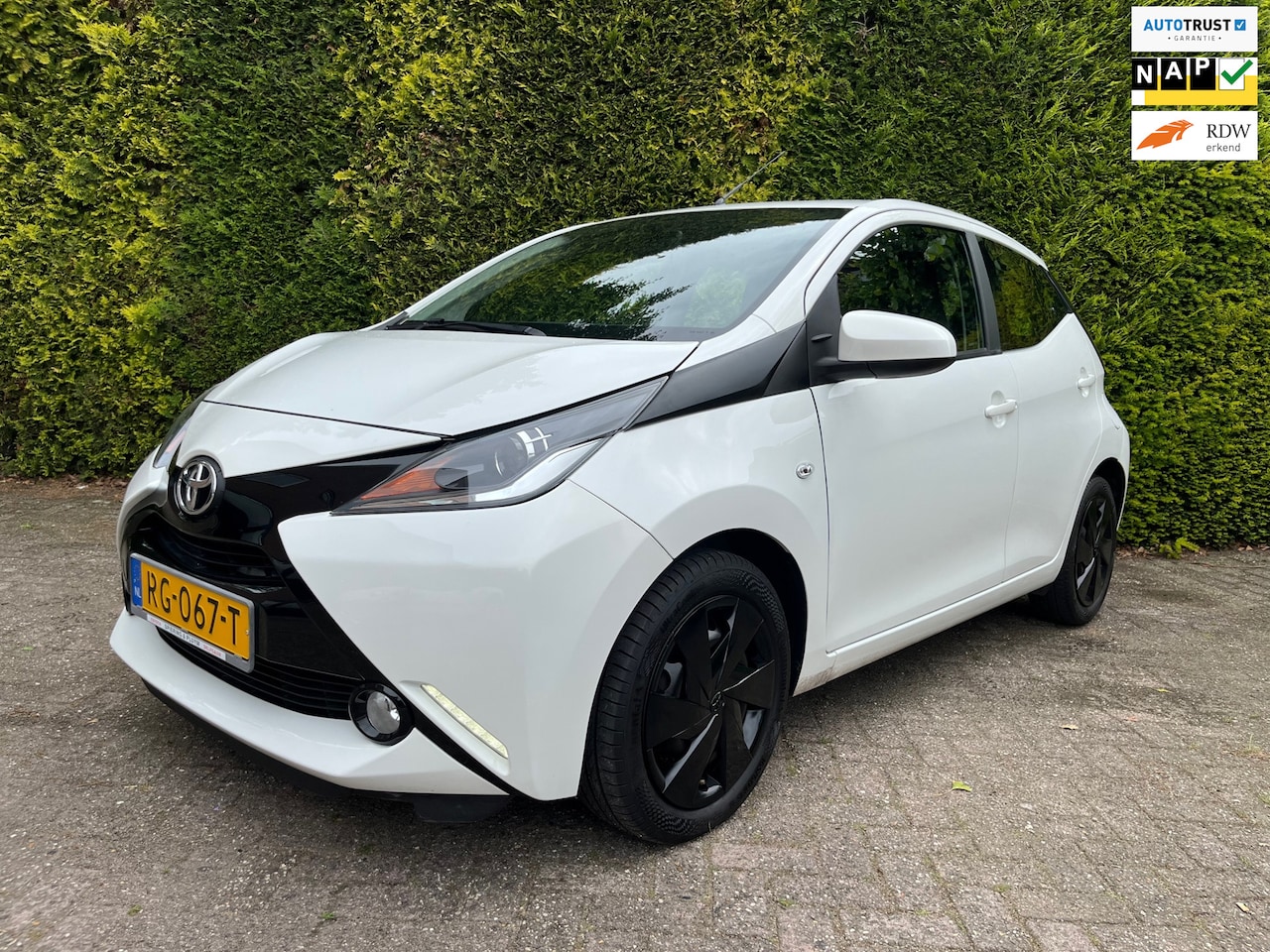 Toyota Aygo - 1.0 VVT-i x-play 1.0 VVT-i x-play, Camera - Led - Airco - 5-drs - Eeste eigenaar ! - AutoWereld.nl