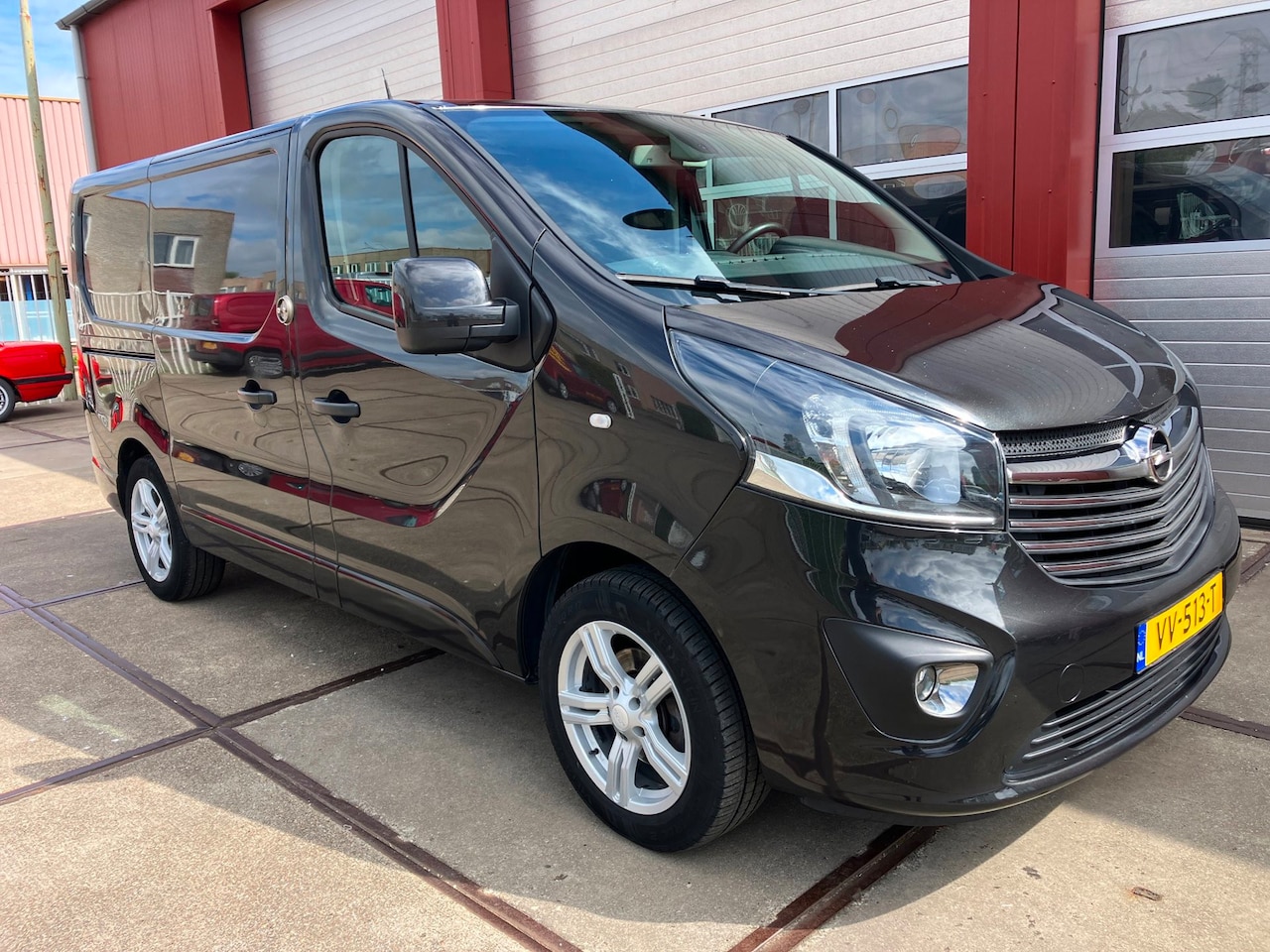 Opel Vivaro - 1.6 CDTI L1H1 Sport EcoFlex 1.6 CDTI L1H1 Sport EcoFlex - AutoWereld.nl