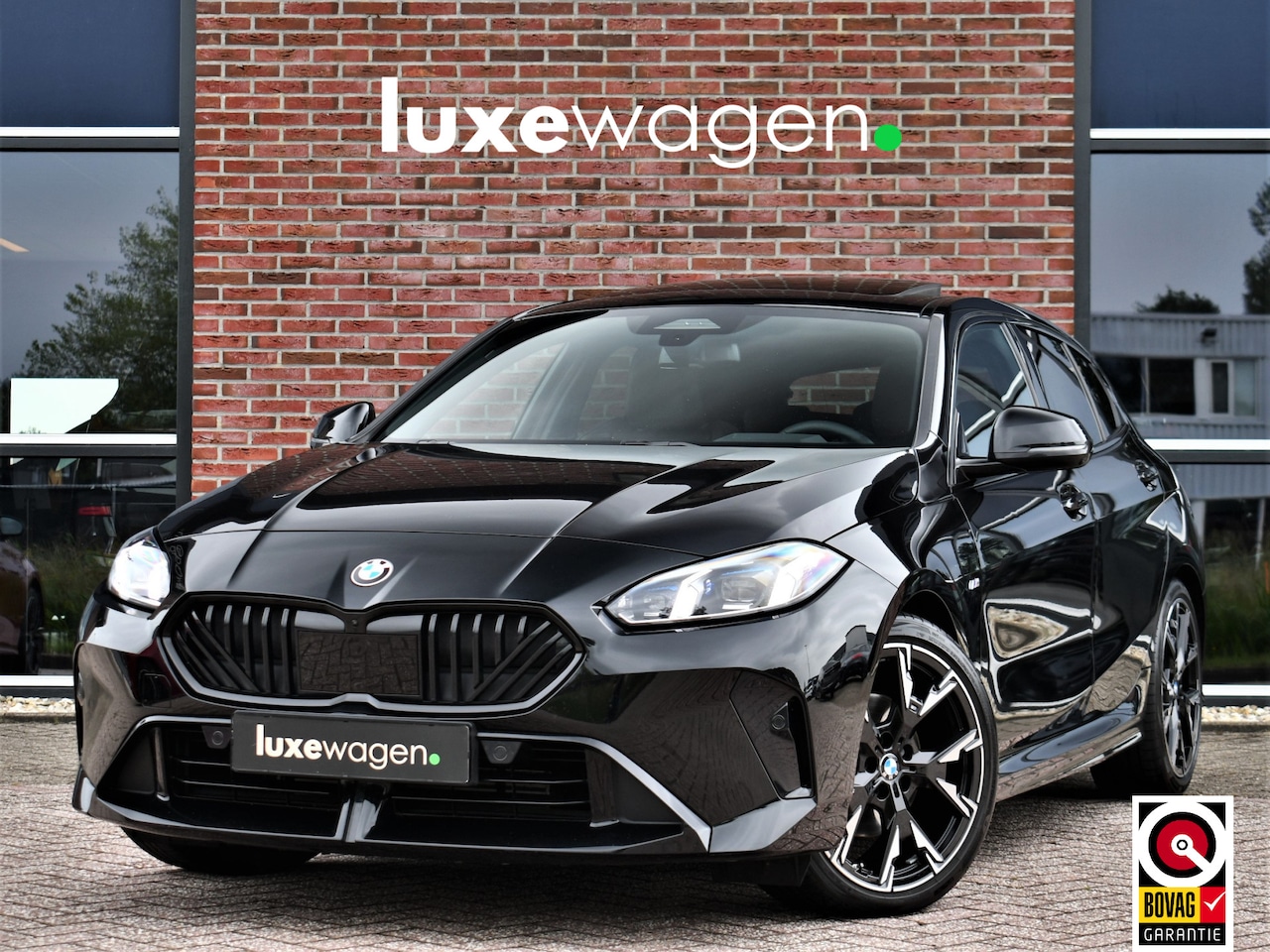 BMW 1-serie - 120 M-Sport Pano ACC 360 HUD Massage H/K 19inch El-Klep - AutoWereld.nl