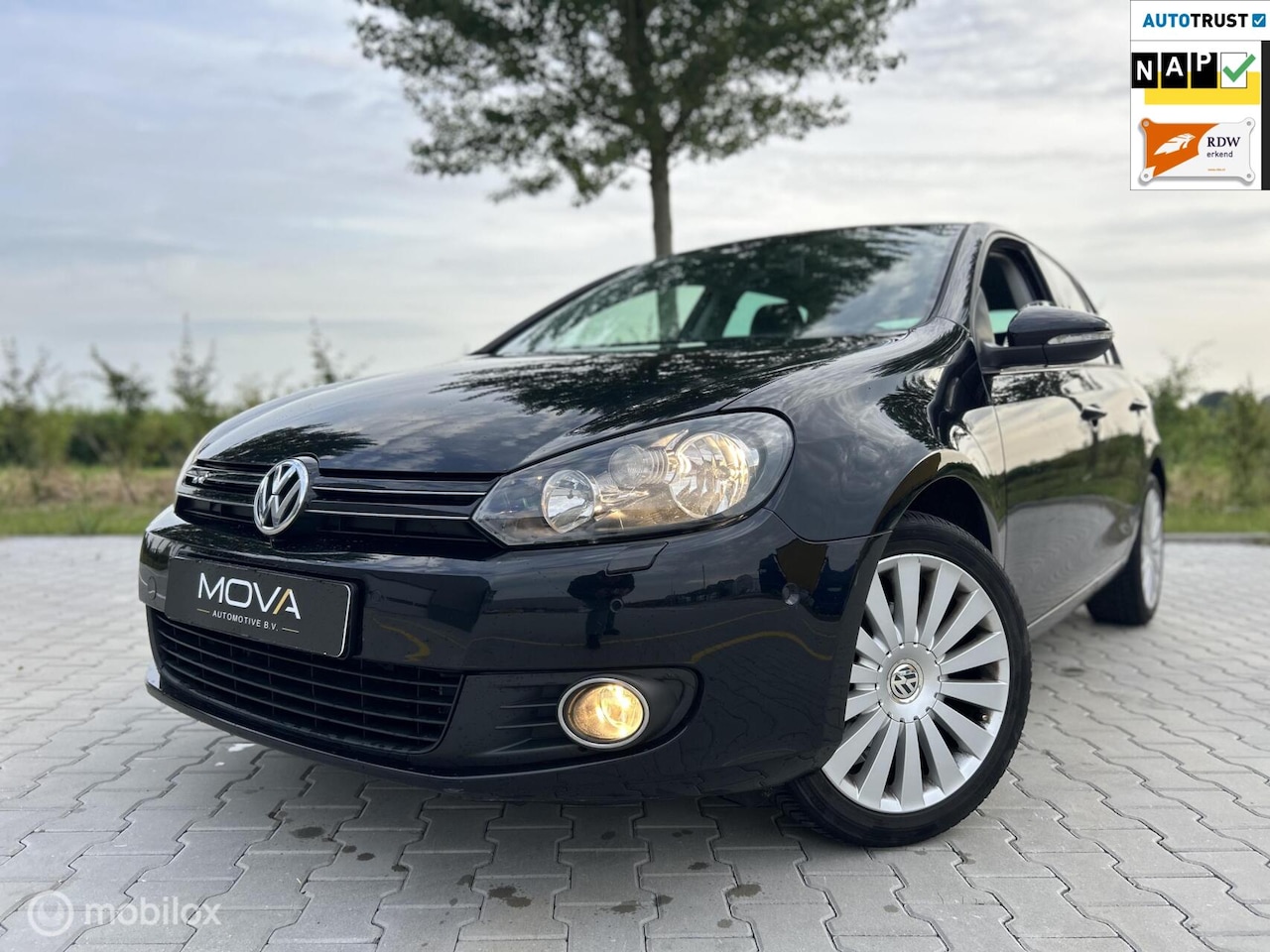 Volkswagen Golf - 1.2 TSI R-LINE|APK|CARPLAY|CRUISE CONTROL - AutoWereld.nl