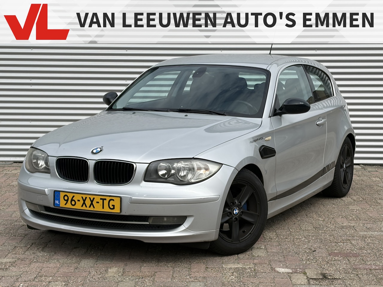 BMW 1-serie - 118i Business Line | Nieuw Binnen | Climate Control | Radio CD | APK 25-04-2027 - AutoWereld.nl