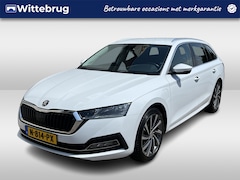 Skoda Octavia Combi - 1.4 TSI iV PHEV Business / AUTOMAAT/ ACC/ PARK.SENSOREN V+A/ CAMERA/ STOELVERWARMING/ KEYL