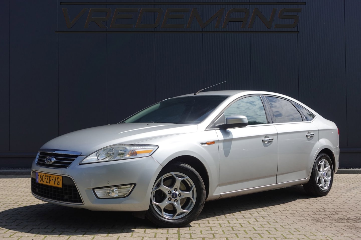 Ford Mondeo - 2.3-16V Ghia Automaat - AutoWereld.nl