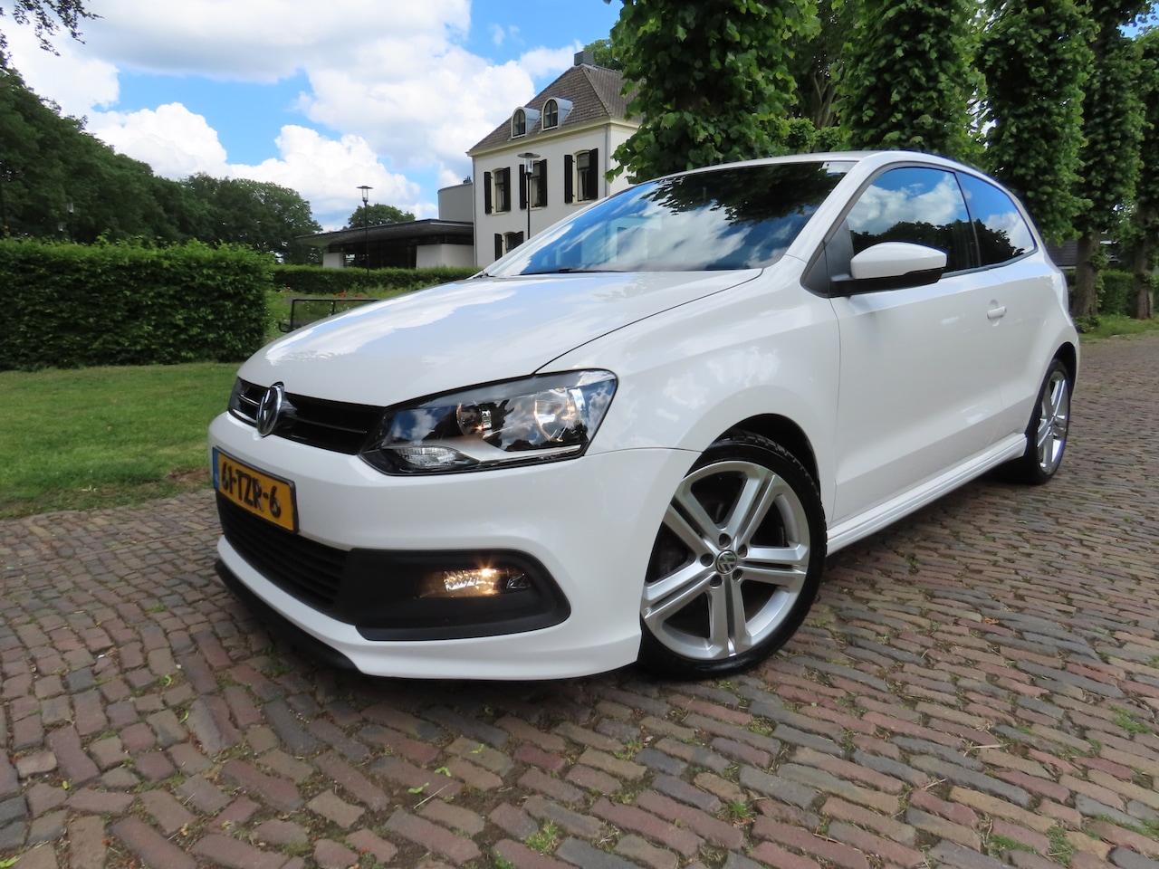 Volkswagen Polo - 1.2 TSI Highline Automaat R-Line Mindervalide Aanpassing 1e Eigenaar Ecc Cruisecontrol Lm - AutoWereld.nl