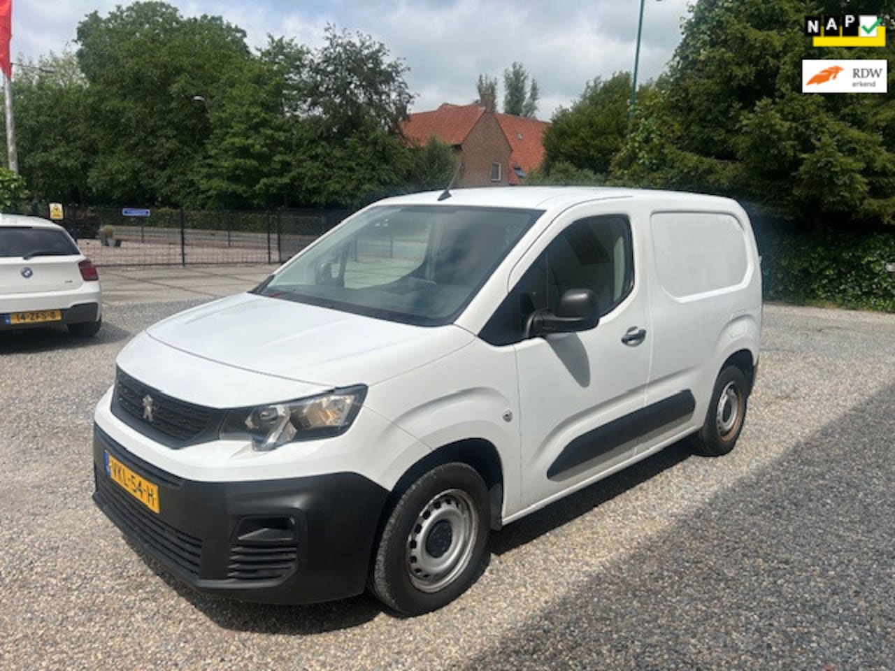 Peugeot Partner - 1.2 PureTech Premium! distributie-ZGAN! - AutoWereld.nl