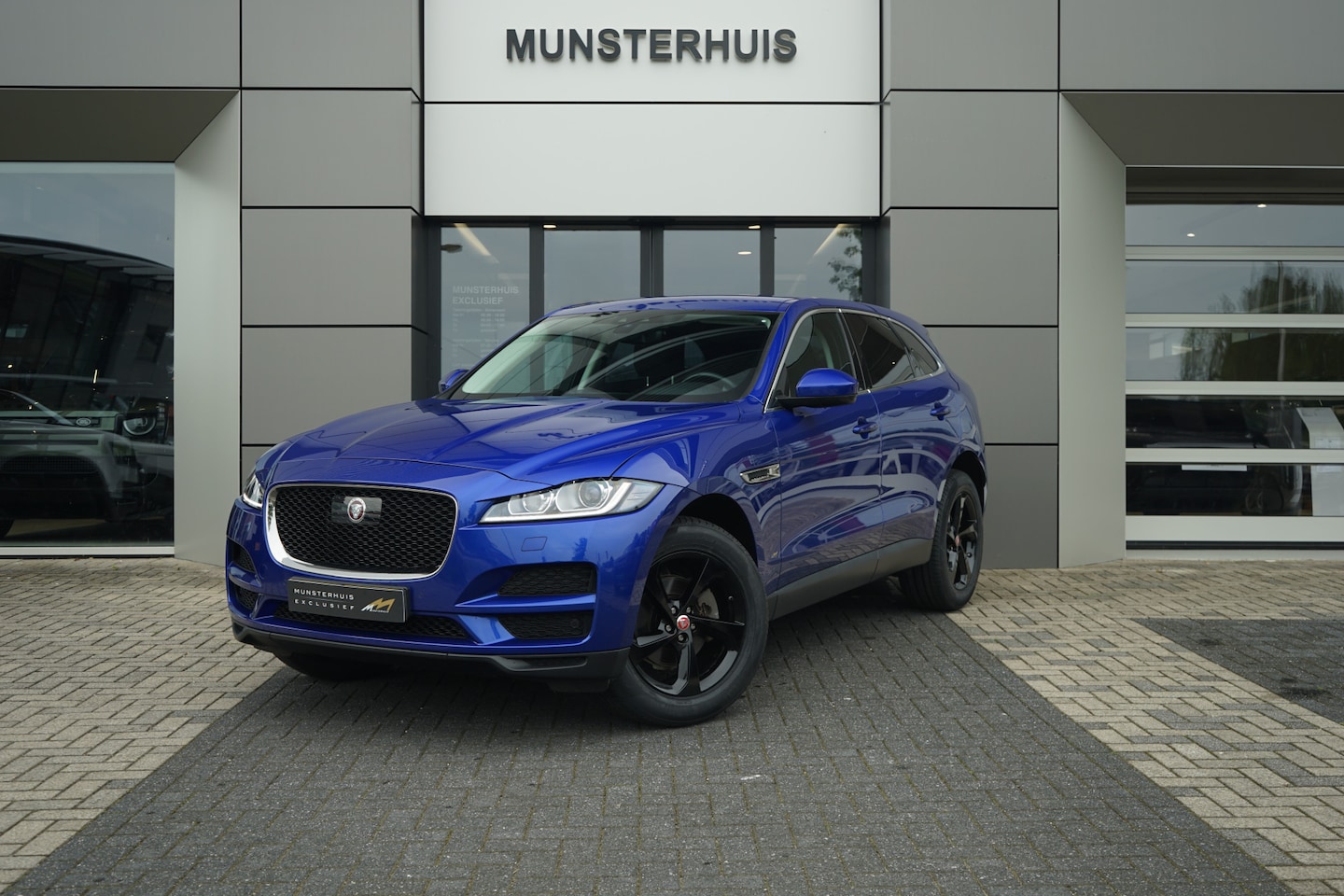 Jaguar F-Pace - 2.0t AWD Pure | Verwarmde voorstoelen | - AutoWereld.nl