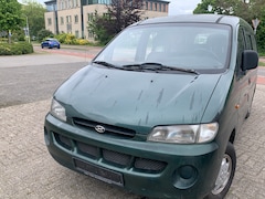 Hyundai H 200 - 2.5 DC lang 6 seater