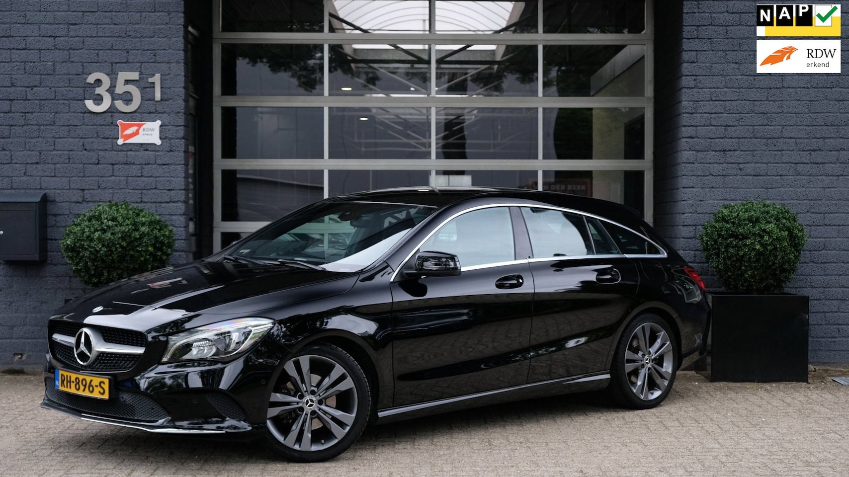 Mercedes-Benz CLA-klasse Shooting Brake - 180 Business Solution Camera | Trekhaak - AutoWereld.nl