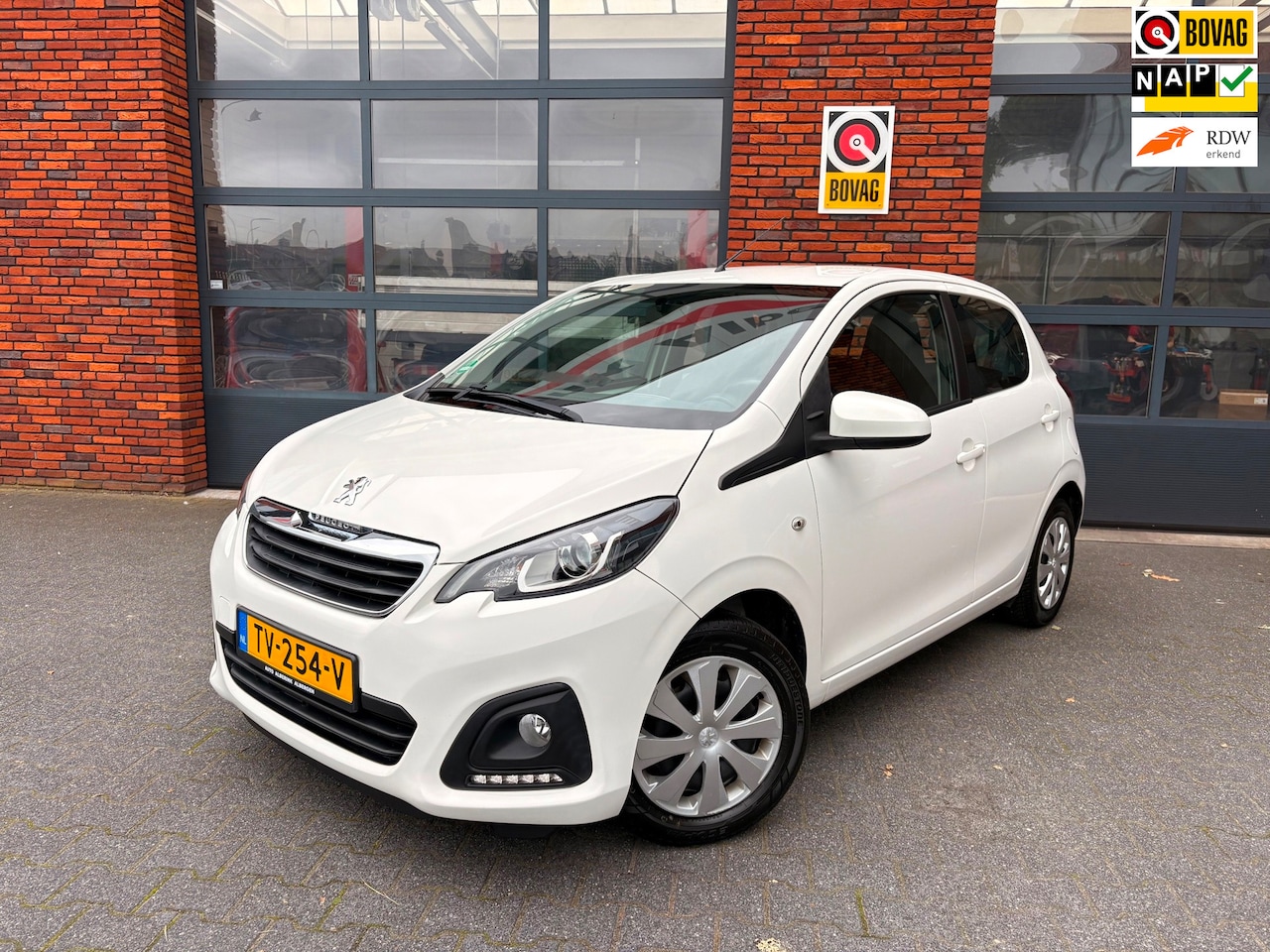 Peugeot 108 - 1.0 e-VTi Active TOP! | Airco|Bluetooth Carkit - AutoWereld.nl