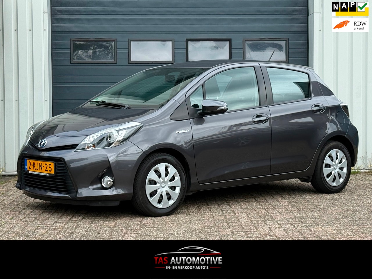 Toyota Yaris - 1.5 Full Hybrid Aspiration 2e EIG/NAVI/CRUISE - AutoWereld.nl