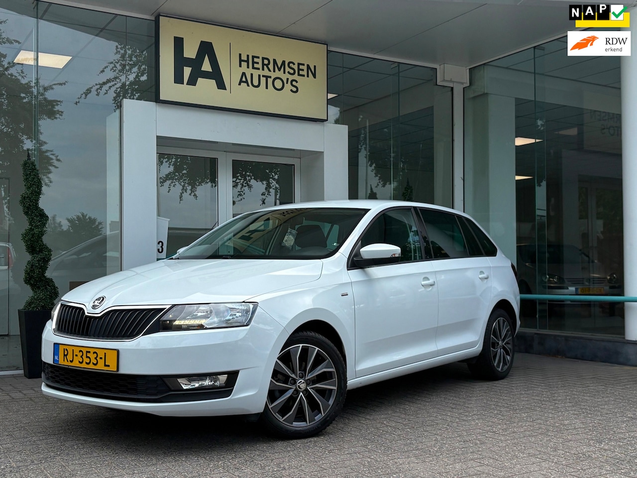 Skoda Rapid Spaceback - 1.0 TSI |BlueTooth|Navi|Clima|Stoelverwarming| - AutoWereld.nl