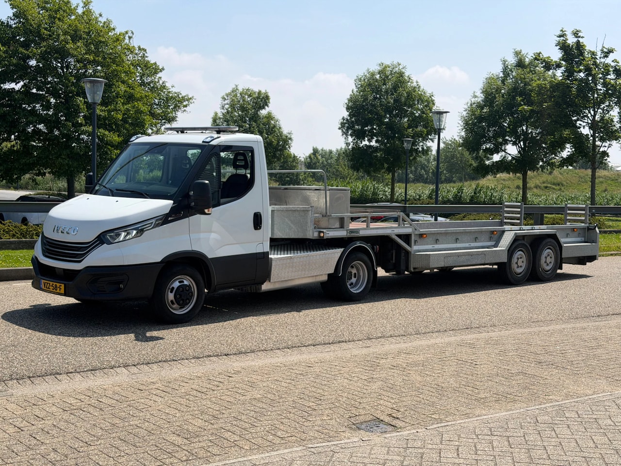 Iveco Daily - 40C18 BE-Combi 8T Automaat Airco Navi Cruise 33000KM Euro 6 - AutoWereld.nl