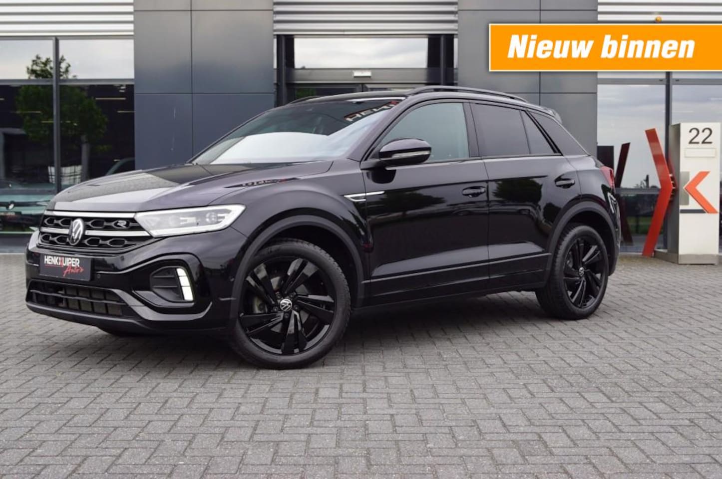 Volkswagen T-Roc - 1.5 TSI DSG R-Line Black / IQ LED / Camera / Trekhaak afnb./Navi/ App-connect - AutoWereld.nl