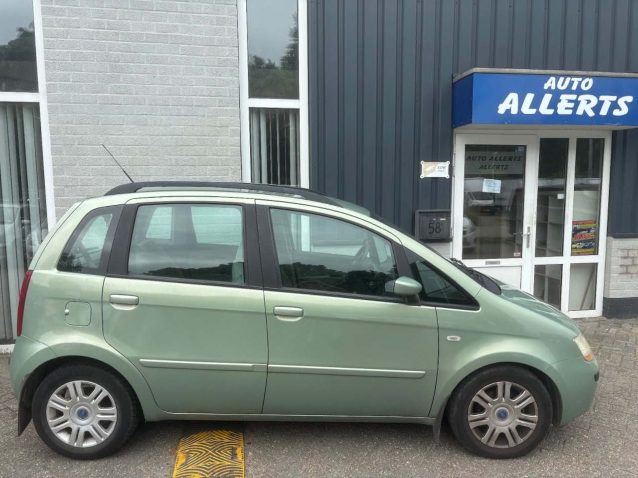 Fiat Idea - 1.4-16V Emotion 1.4-16V EMOTION - AutoWereld.nl