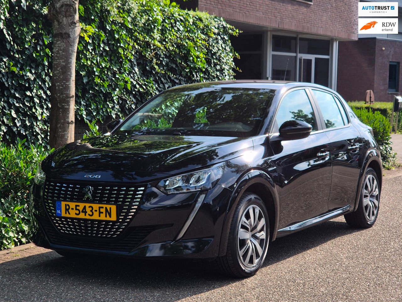 Peugeot e-208 - Ev Active 50 kWh CarPlay Cruise Control LED Technologie EV Active 50 kWh - AutoWereld.nl